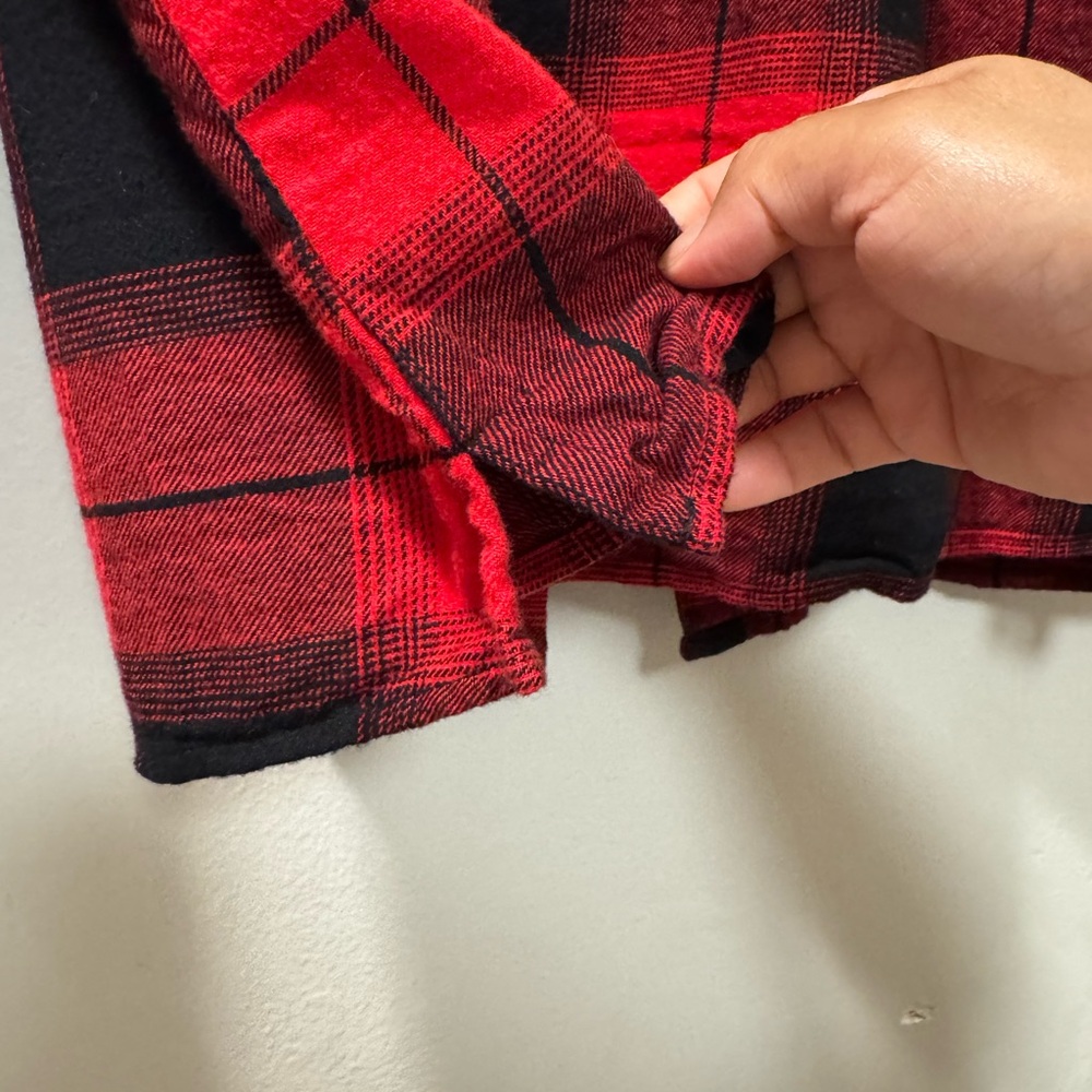 Old Navy Red and Black Plaid Button-Up Shirt Jacket - Picture 7 of 10